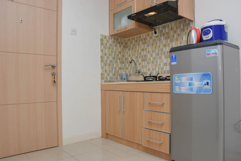 Room | Private kitchen | Fridge, stovetop, cookware/dishes/utensils