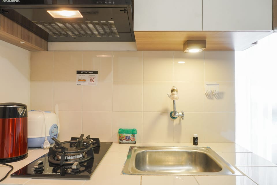 Room | Private kitchen | Fridge, stovetop, cookware/dishes/utensils