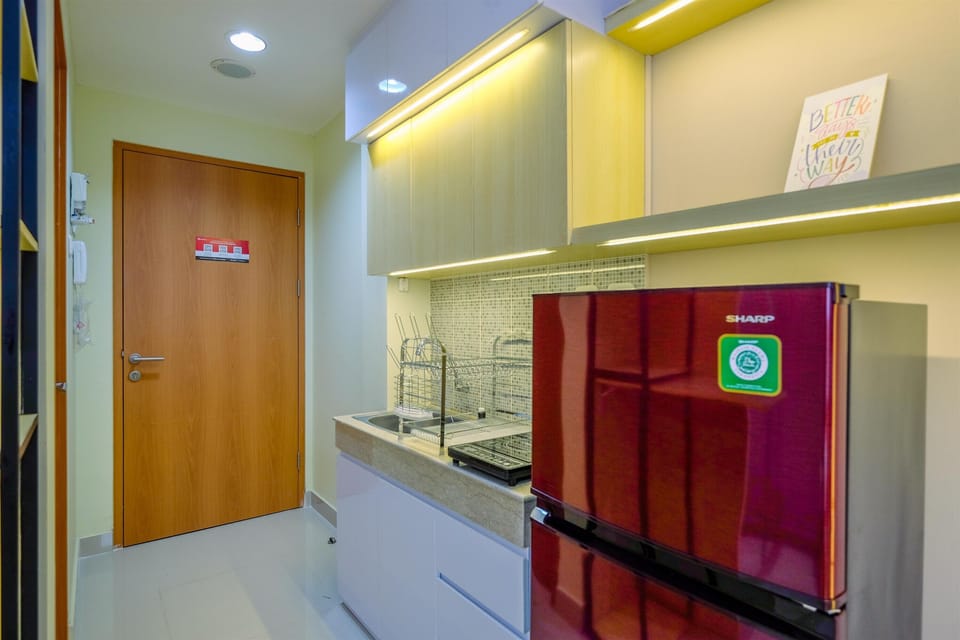 Room | Private kitchen | Fridge, stovetop, rice cooker, cookware/dishes/utensils