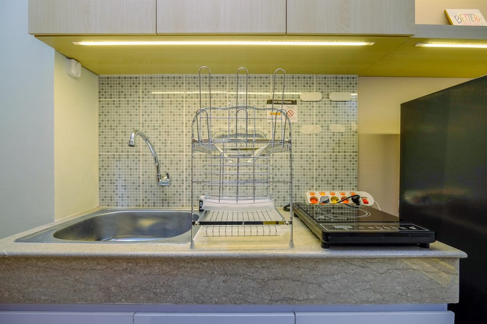 Room | Private kitchen | Fridge, stovetop, rice cooker, cookware/dishes/utensils