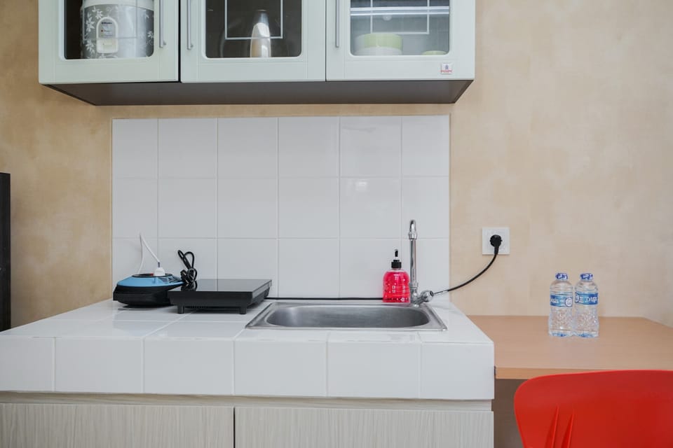 Room | Private kitchen | Fridge, stovetop, cookware/dishes/utensils