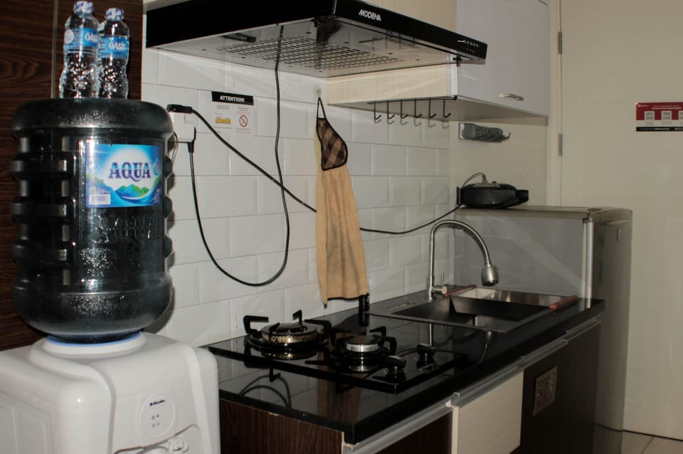 Room | Private kitchen | Fridge, stovetop, cookware/dishes/utensils