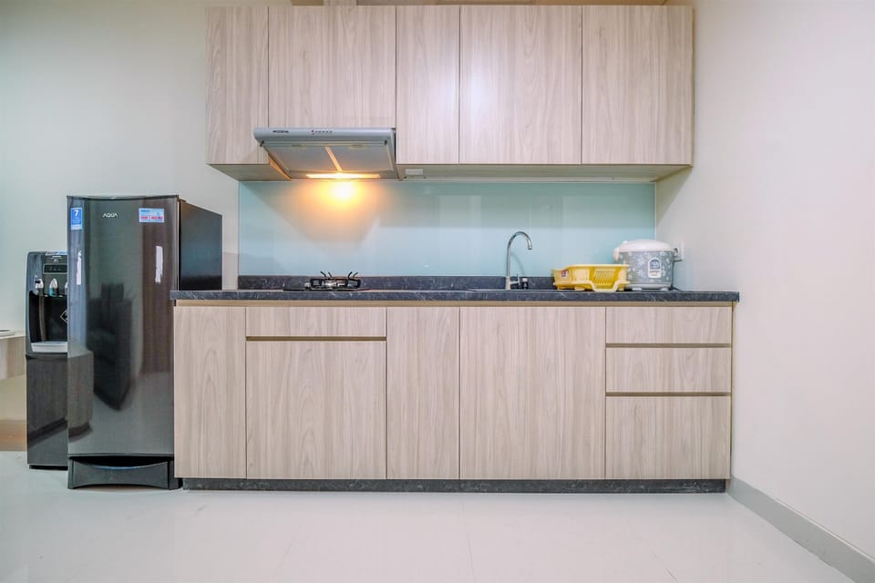 Room | Private kitchen | Fridge, stovetop, cookware/dishes/utensils