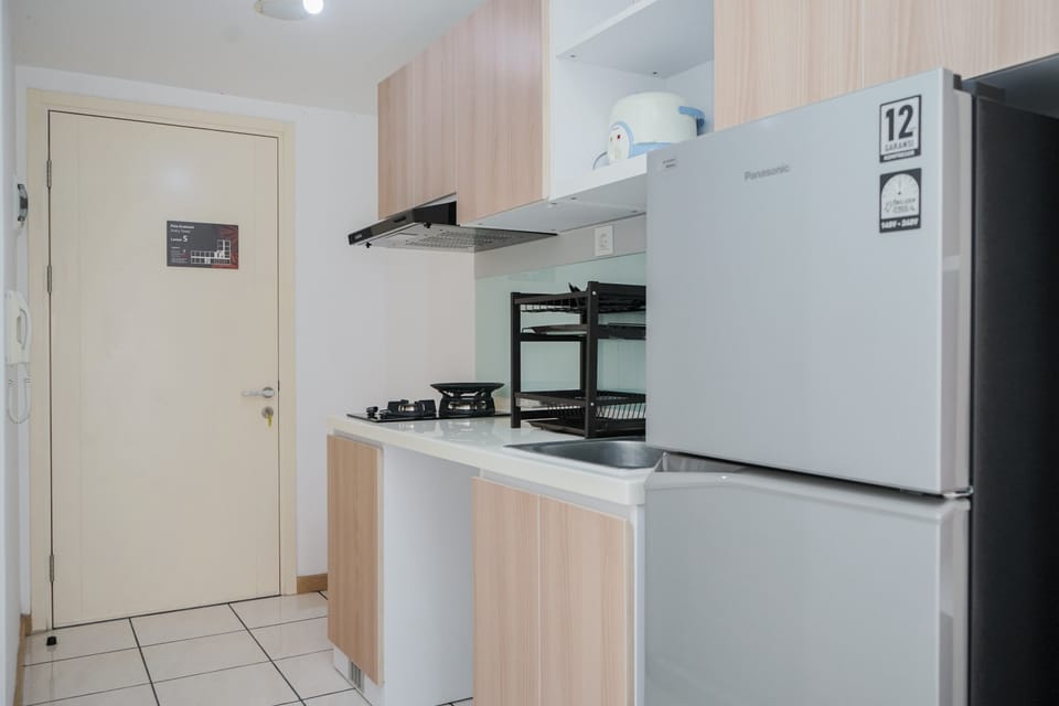 Room | Private kitchen | Fridge, stovetop, cookware/dishes/utensils
