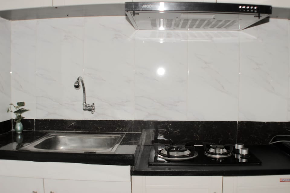 Room | Private kitchen | Fridge, stovetop, cookware/dishes/utensils
