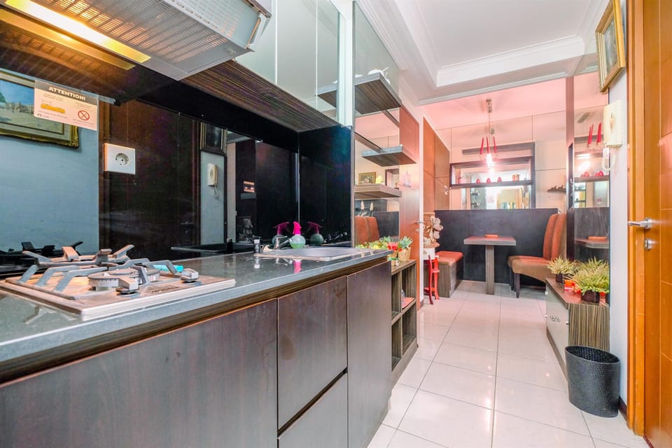 Room | Private kitchen | Fridge, stovetop, cookware/dishes/utensils