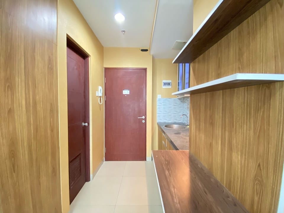 Room | Private kitchen | Fridge, stovetop, cookware/dishes/utensils