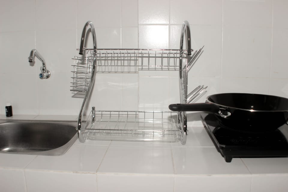 Room | Private kitchen | Fridge, stovetop, cookware/dishes/utensils