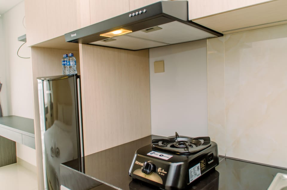 Room | Private kitchen | Fridge, stovetop, cookware/dishes/utensils