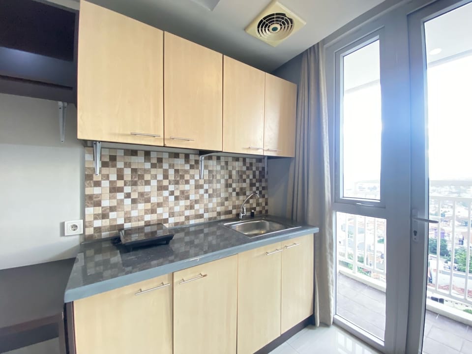 Room | Private kitchen | Fridge, stovetop, cookware/dishes/utensils