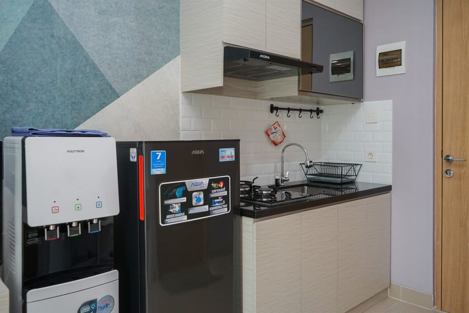 Room | Private kitchen | Fridge, stovetop, cookware/dishes/utensils
