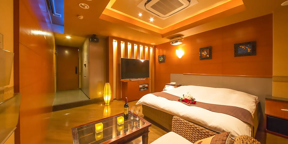Economy Double Room | Desk, soundproofing, WiFi (free), individually decorated