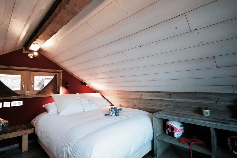 Second bedroom with double bed and single bed