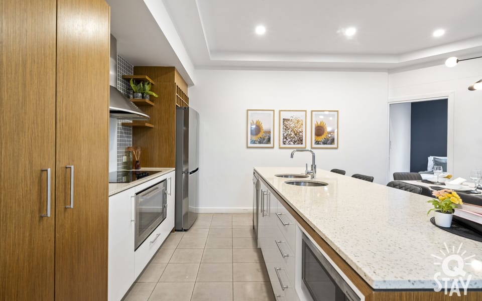 Fully equipped modern kitchen