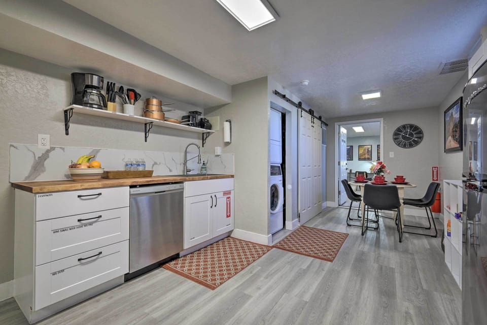 Kitchen | Dining Table | Dishware Provided | Washer | Dryer