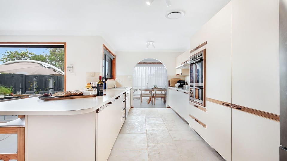 Blondies | Kitchen | Coffee Machine | Dishwasher | Microwave | Oven