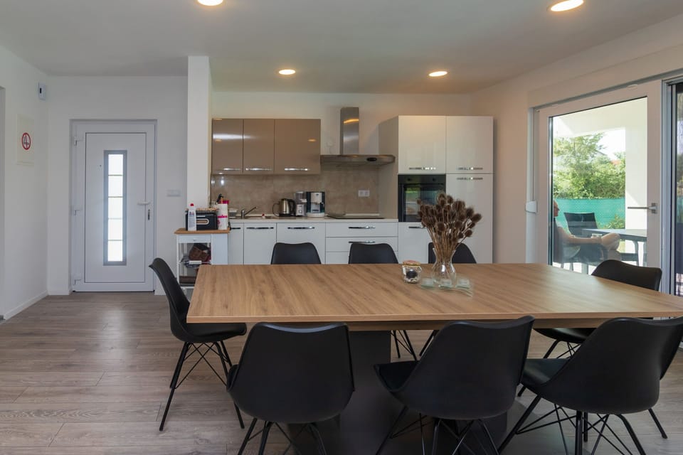 House | Dining