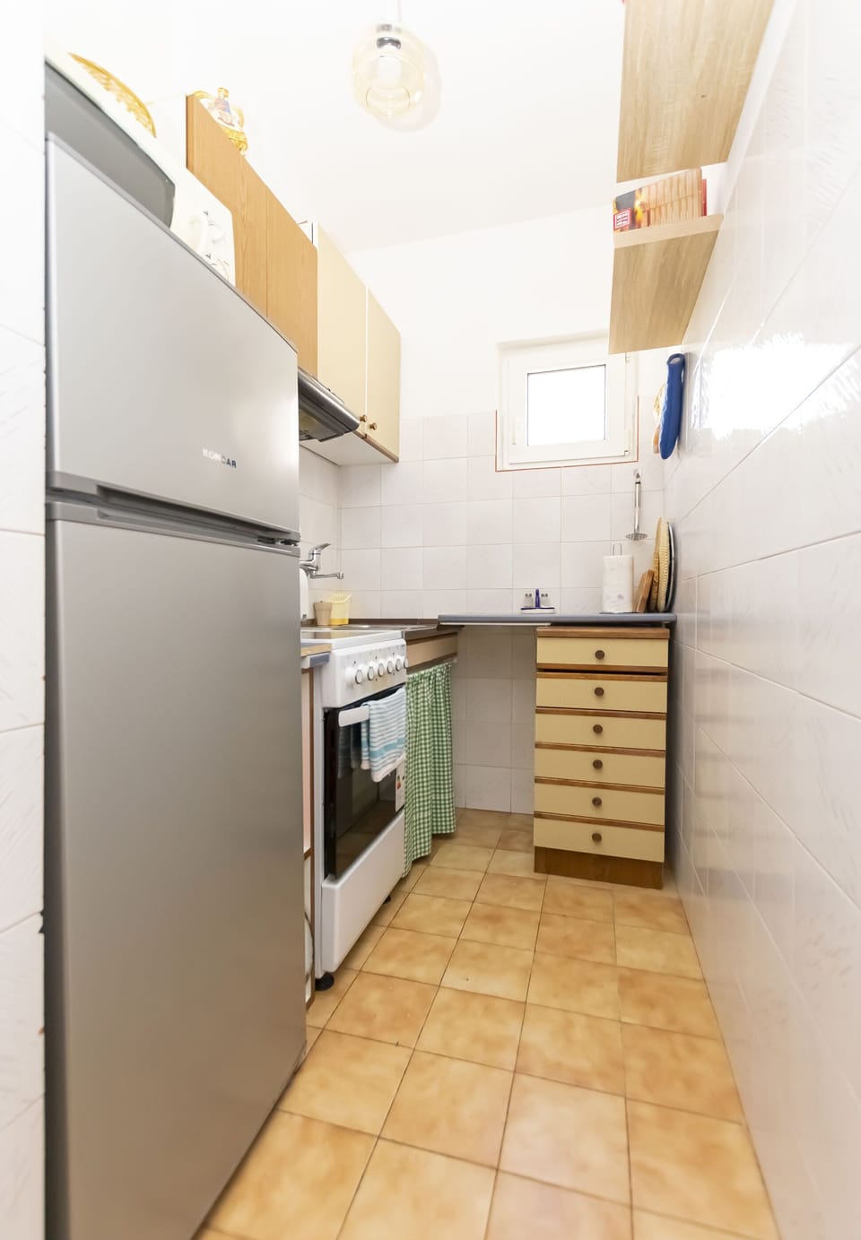 Apartment (A1) | Private kitchen | Fridge, microwave, oven, stovetop