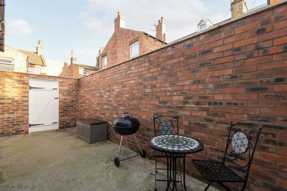 Seascape, Saltburn-by-the-Sea - Host & Stay