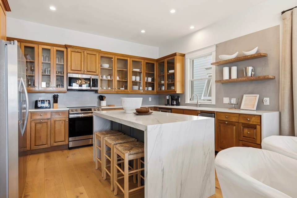 The kitchen has been newly renovated.