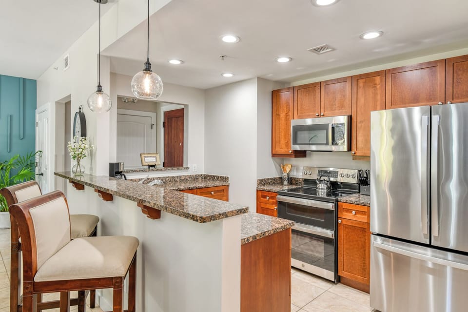 Kitchen & Breakfast Bar