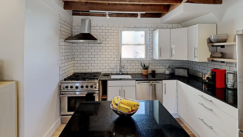 Fully updated, renovated kitchen