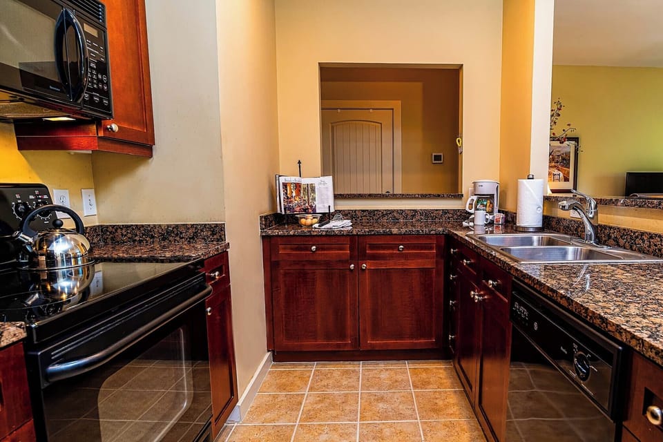 Full Kitchen b