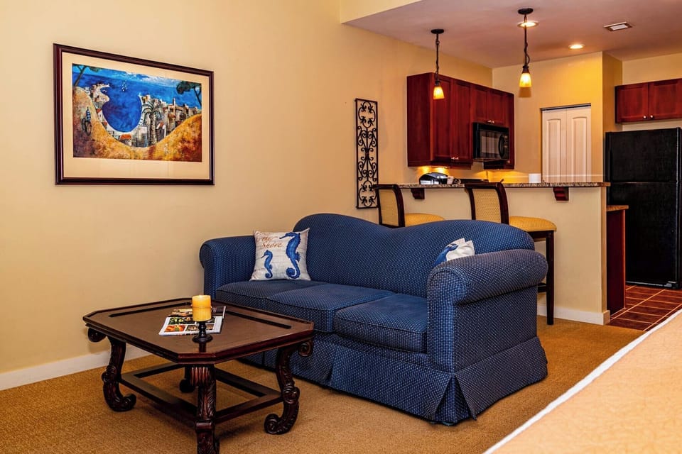 Sitting Area to Kitchen
