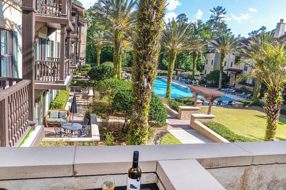 Gorgeous Pool Courtyard View!