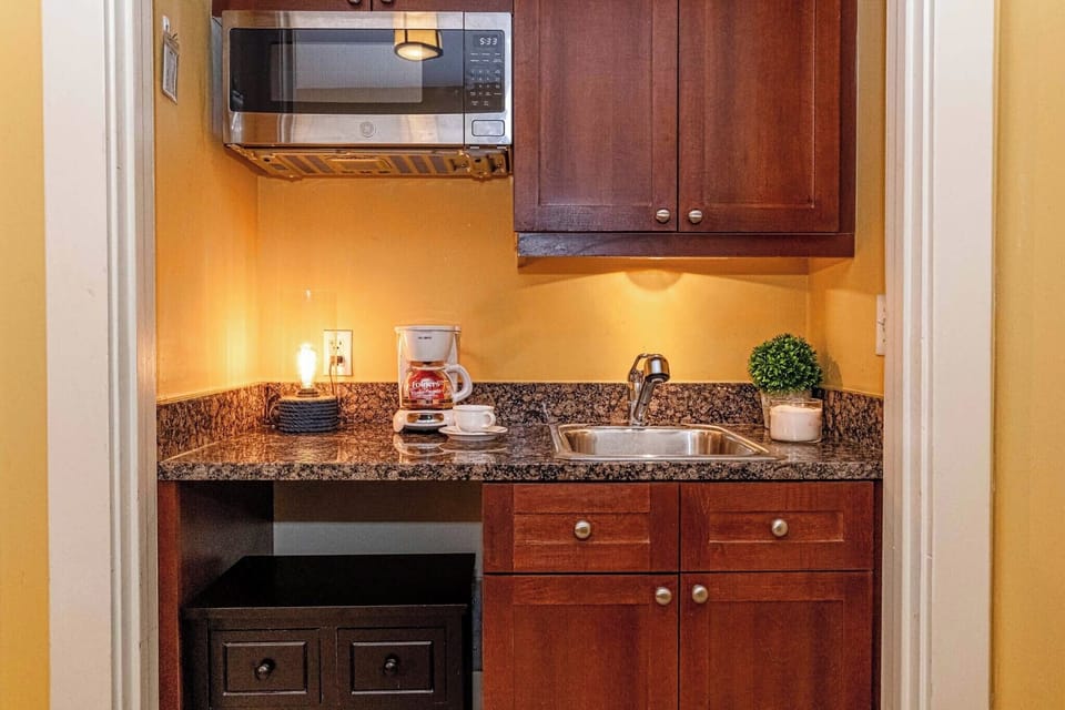 Kitchenette