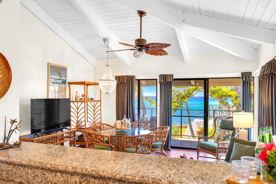 Gorgeous ocean view from the kitchen—so you can enjoy the scenery while preparing meals or drinks.