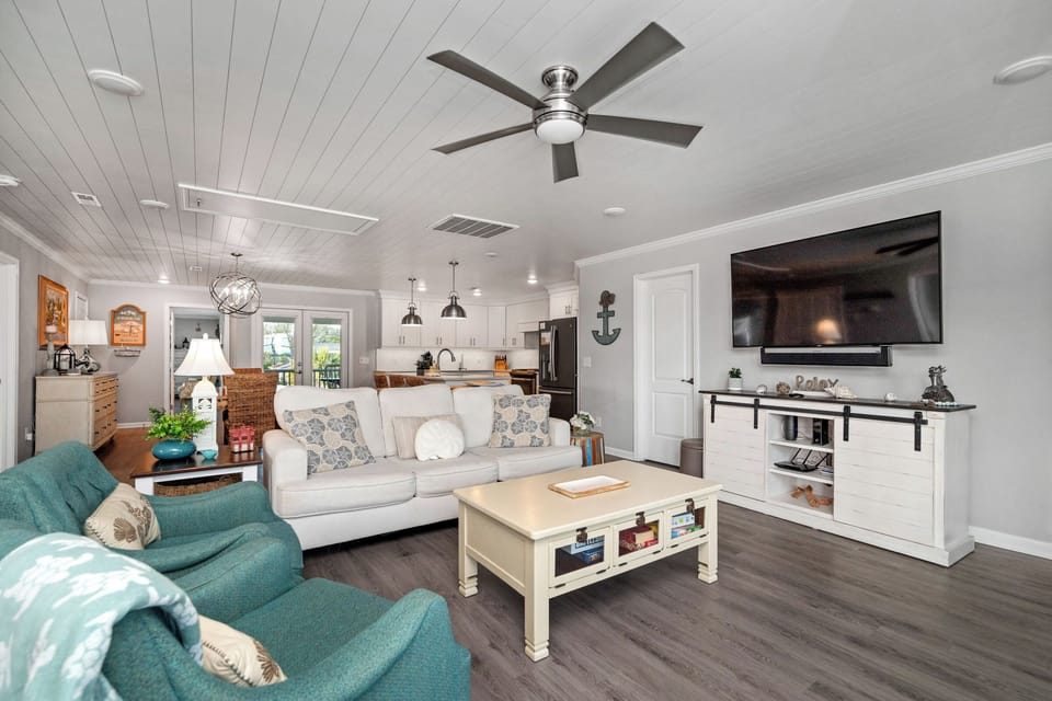 Living Area - South