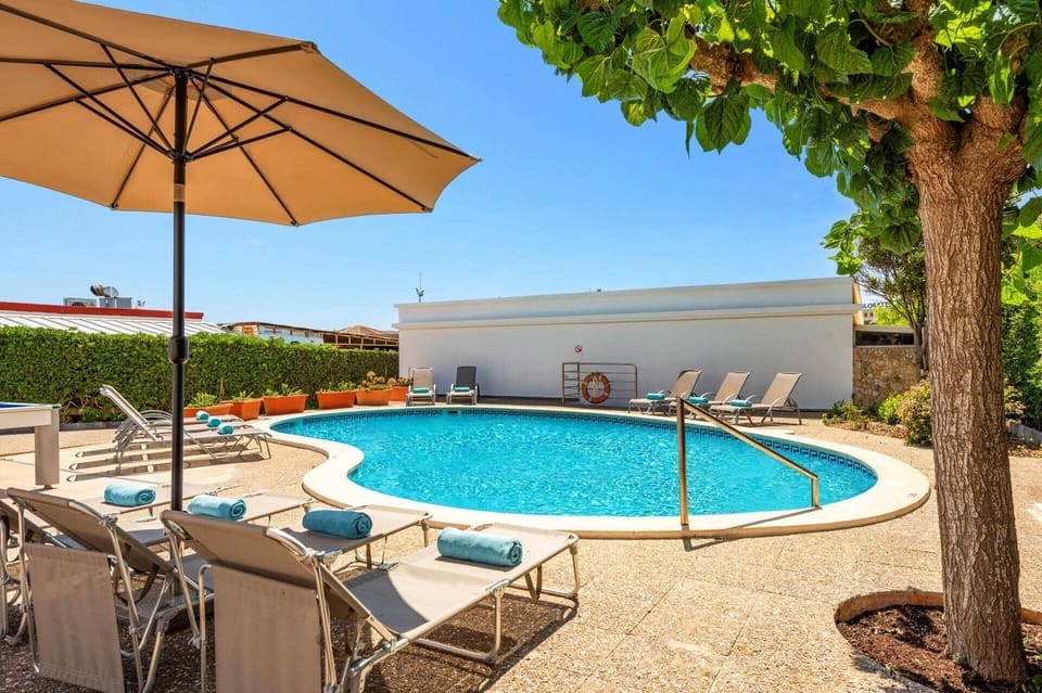 Villa Tres Arcos image