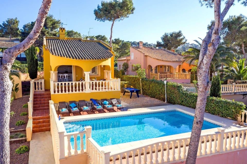 Villa Verde image