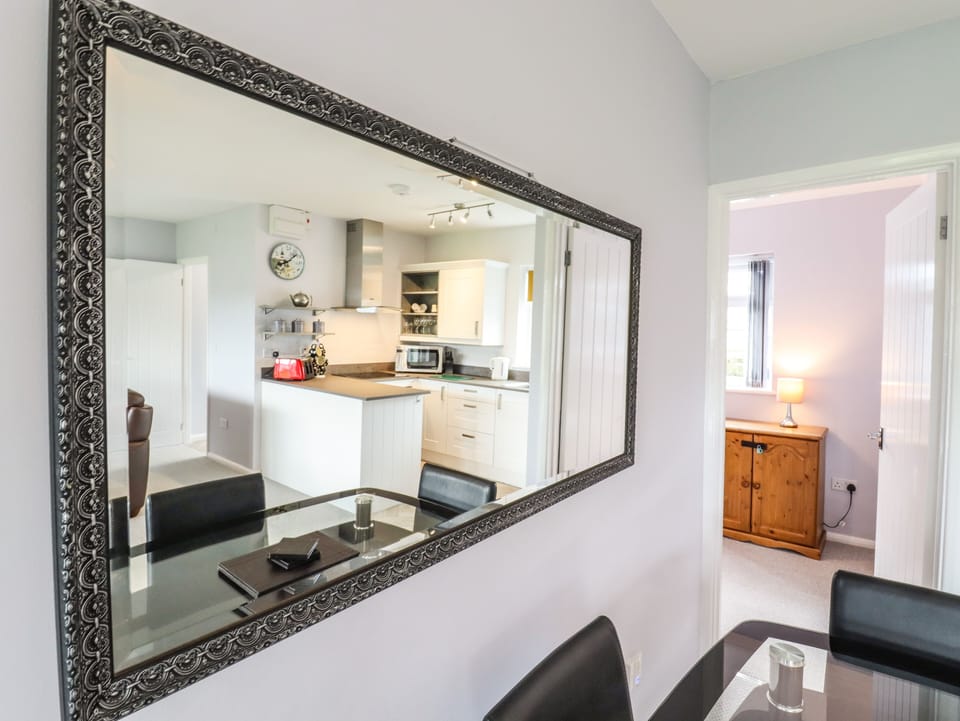 Cottage | 2 bedrooms, individually decorated, individually furnished, free WiFi