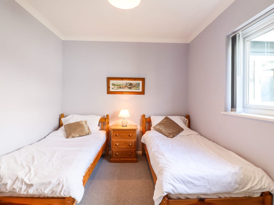 Cottage | 2 bedrooms, individually decorated, individually furnished, free WiFi