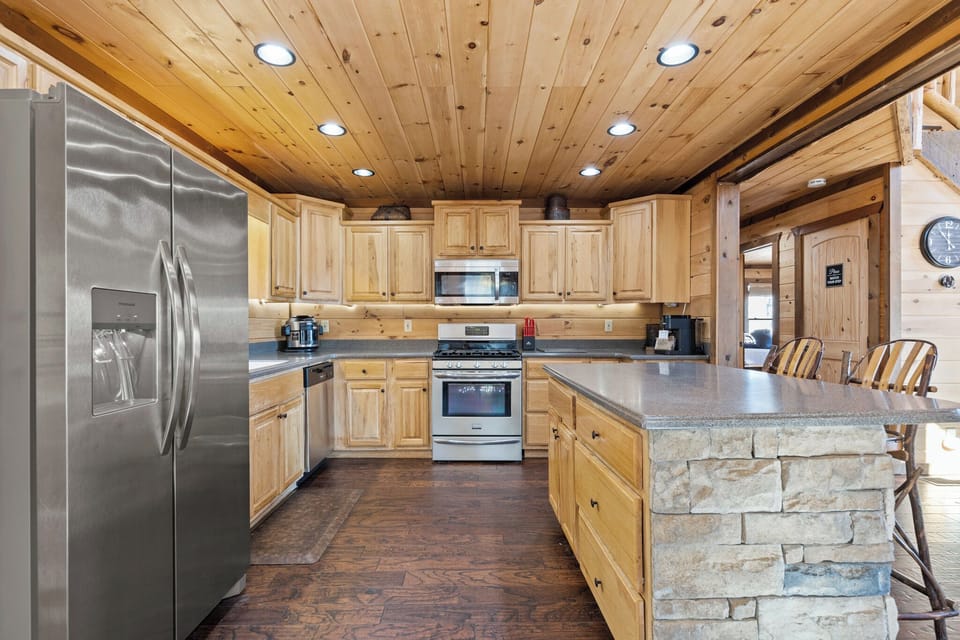Fully stocked kitchen with everything you need for family meals or holiday feast
