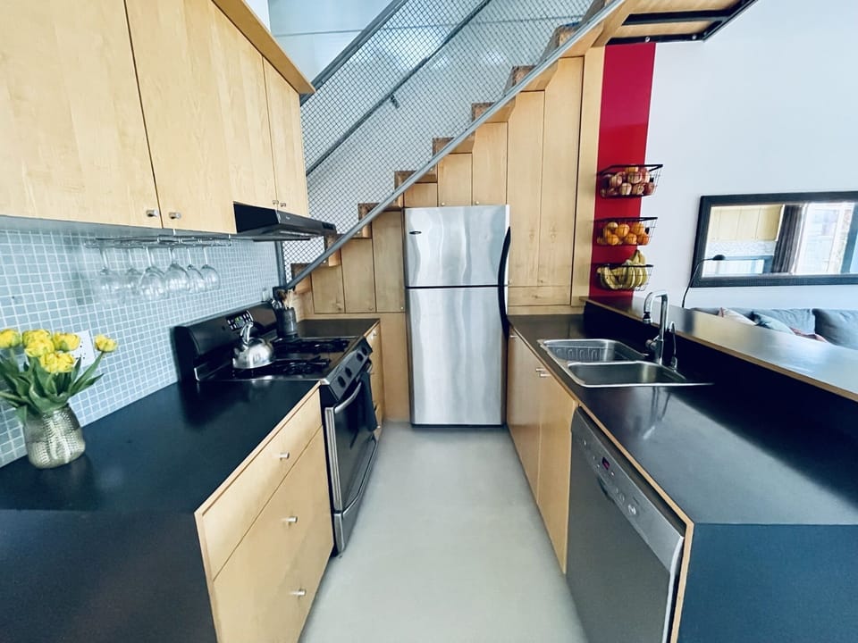 Gas stove, filtered water, chef's knives, high-quality pots and pans, Nespresso.