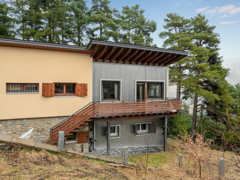Building, Plant, Property, Window, Land Lot, Urban Design, Landscape, Neighbourhood, Grass, Leisure