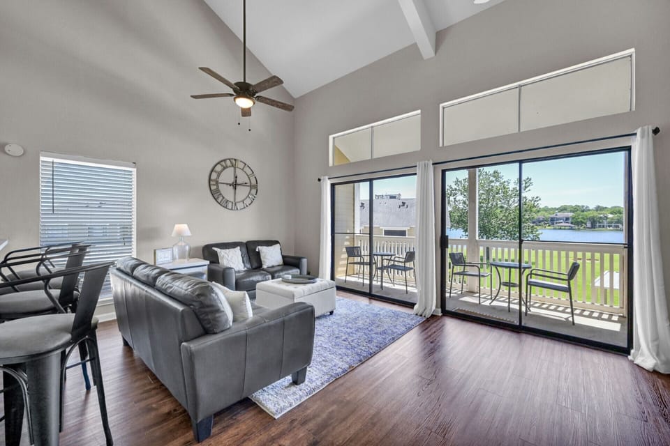 2 bedrooom┃2 bathroom┃1,226 sq. ft