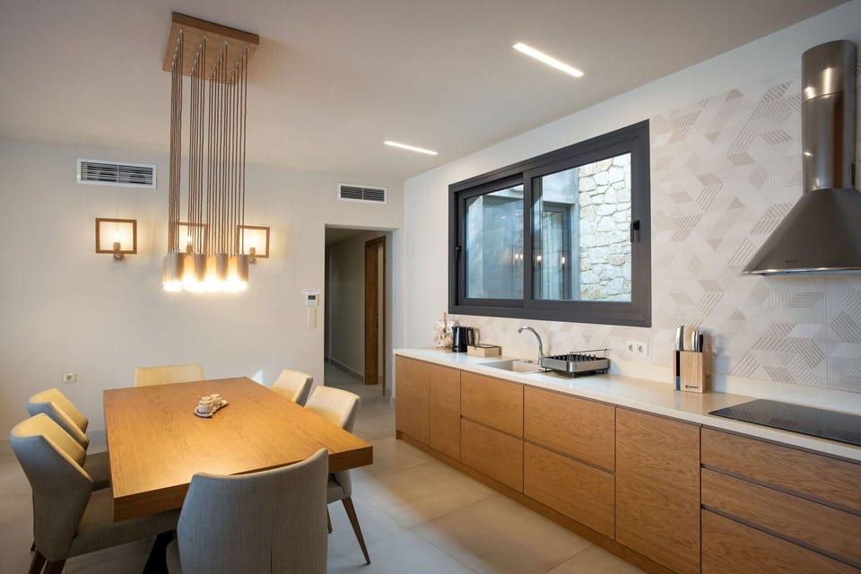 Dining Room, Kitchen