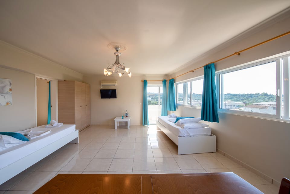 Apartment | Iron/ironing board, bed sheets