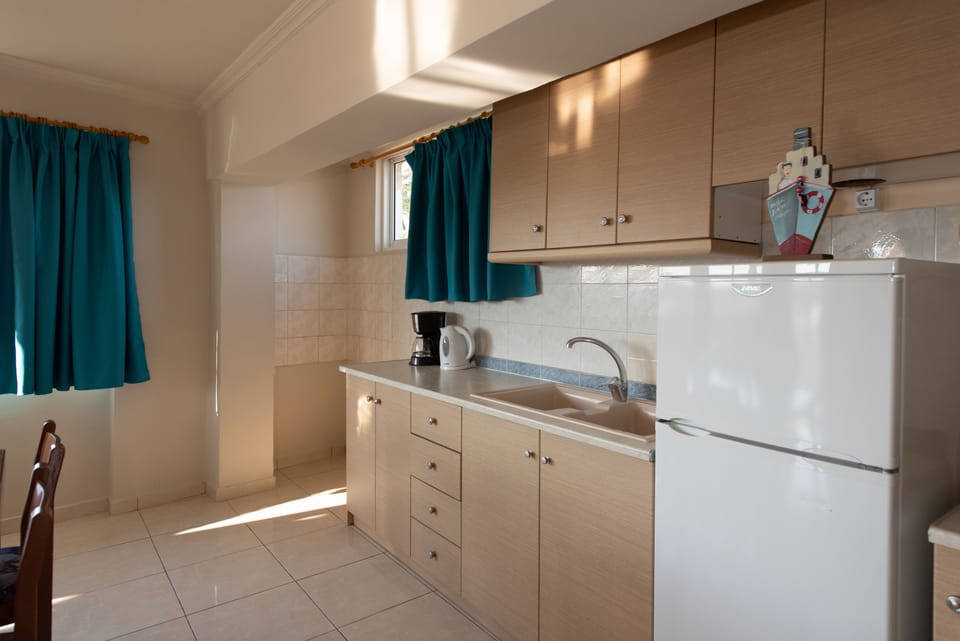 Apartment | Iron/ironing board, bed sheets