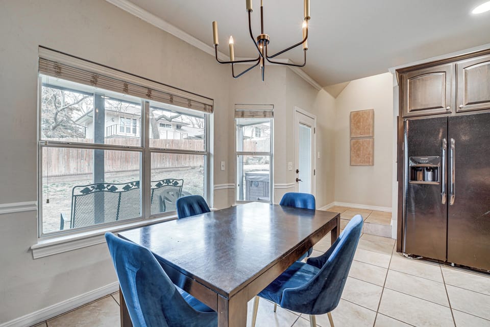 Dining Area | Dishes & Flatware Provided | 1st Floor