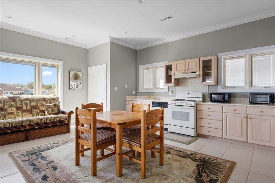 Second Kitchen