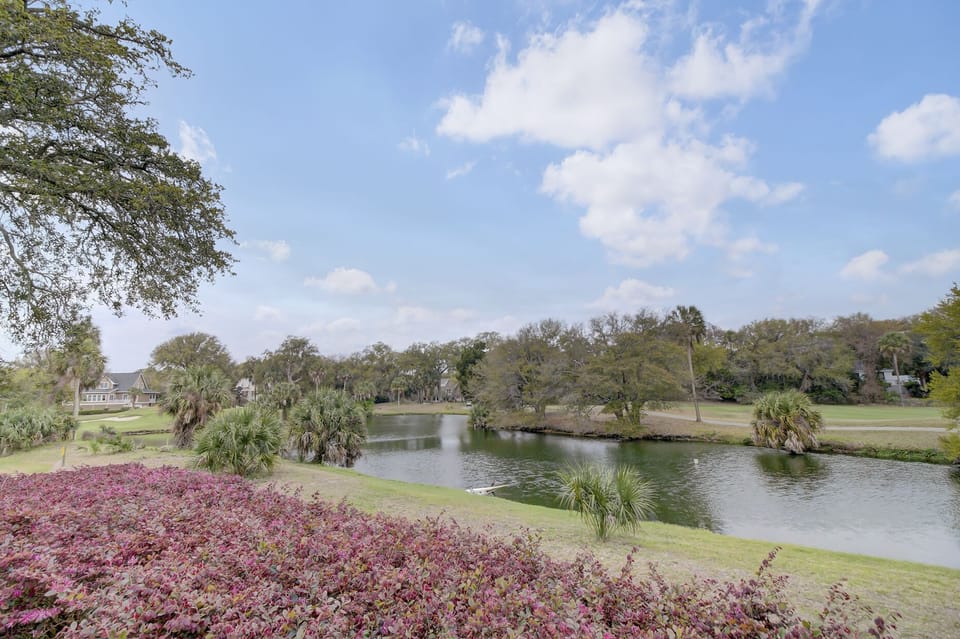 Beautiful Porch overlooking Lagoon & Golf