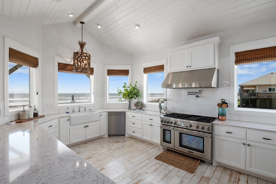House, 4 Bedrooms | Private kitchen | Coffee/tea maker, fridge, toaster