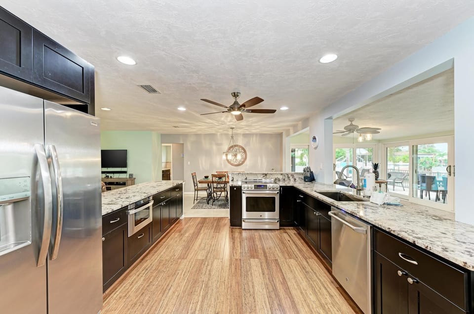 Salty Sea Life Kitchen
