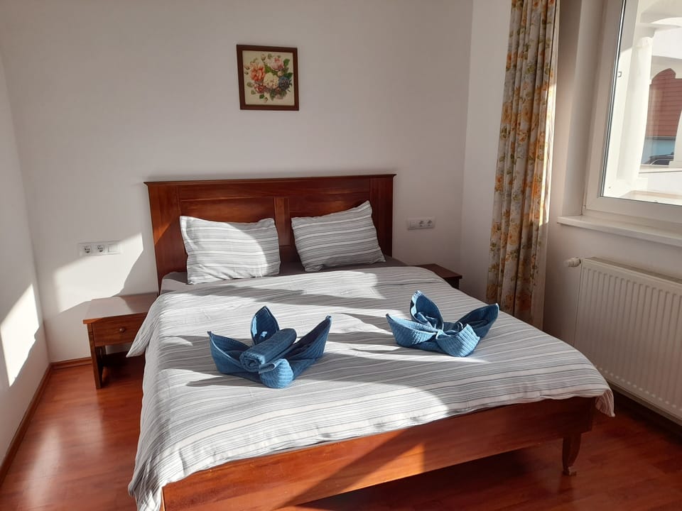 Classic Room | Blackout drapes, free WiFi, bed sheets