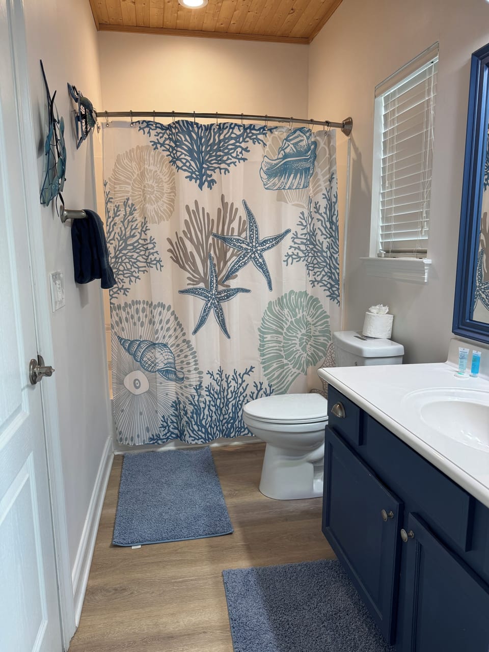 2nd level Hall bathroom